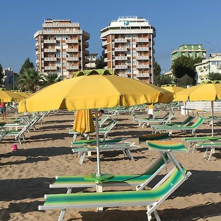 Appartamento Fronte Mare ريميني المظهر الخارجي الصورة