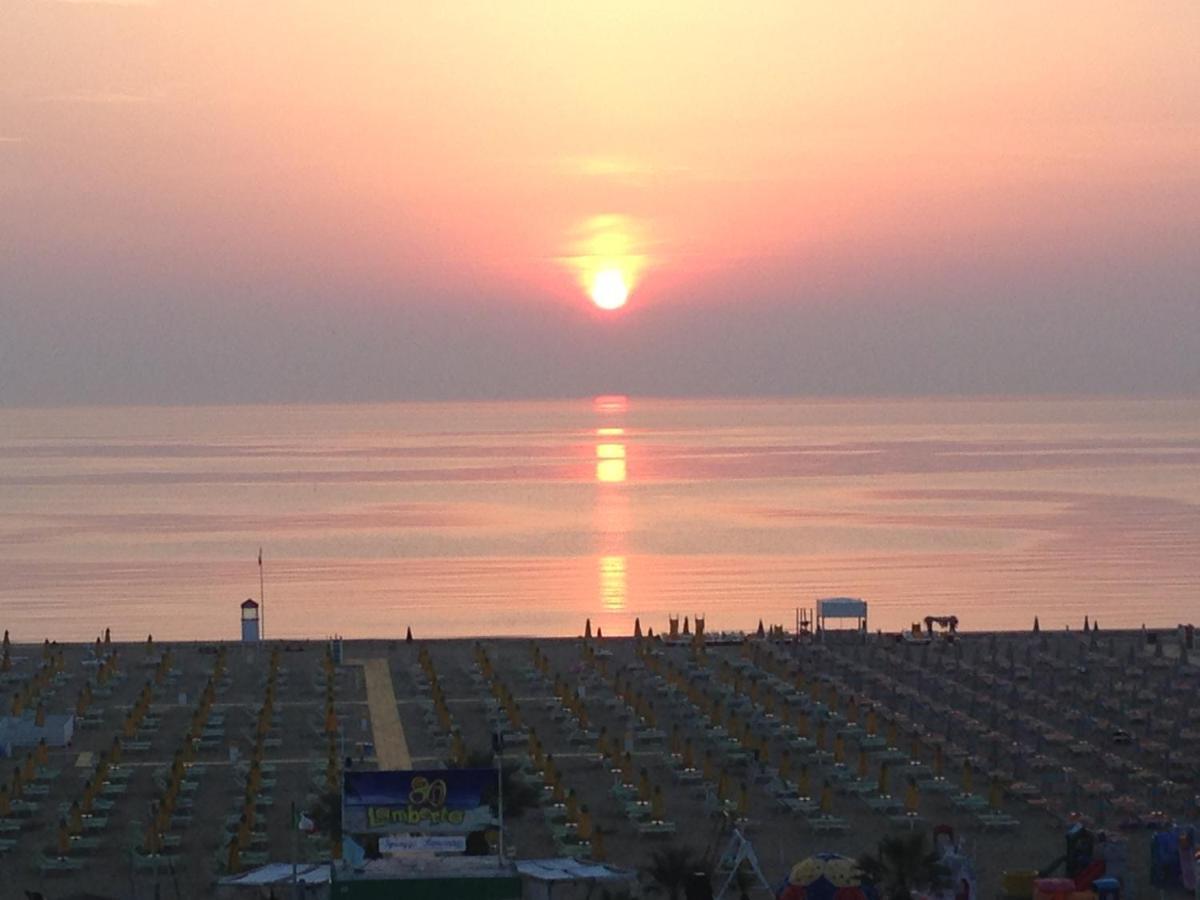 Appartamento Fronte Mare ريميني المظهر الخارجي الصورة